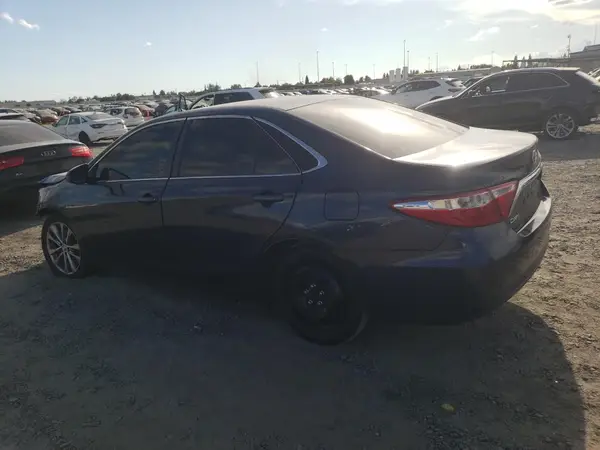 4T1BF1FK2HU636358 2017 TOYOTA CAMRY - Image 2