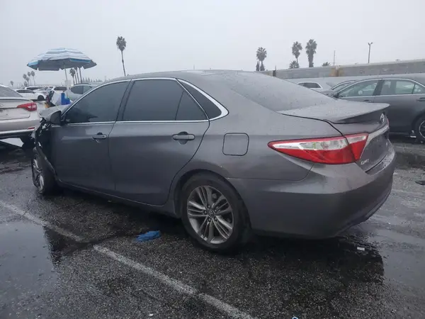 4T1BF1FK2HU637252 2017 TOYOTA CAMRY - Image 2
