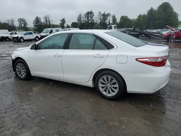 4T1BF1FK2HU645237 2017 TOYOTA CAMRY - Image 2