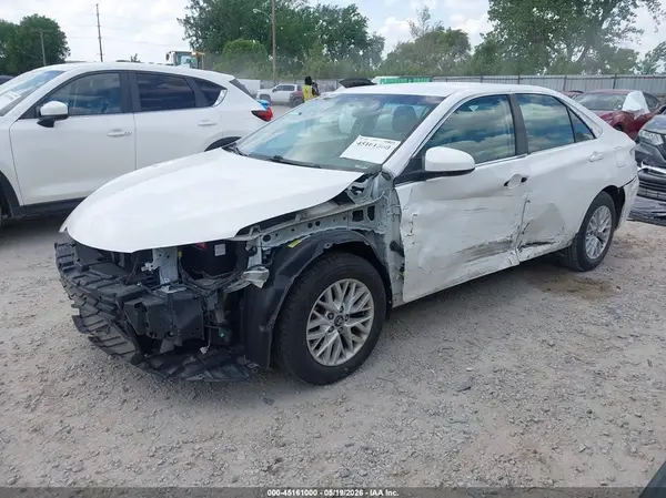 4T1BF1FK2HU646226 2017 TOYOTA CAMRY - Image 2