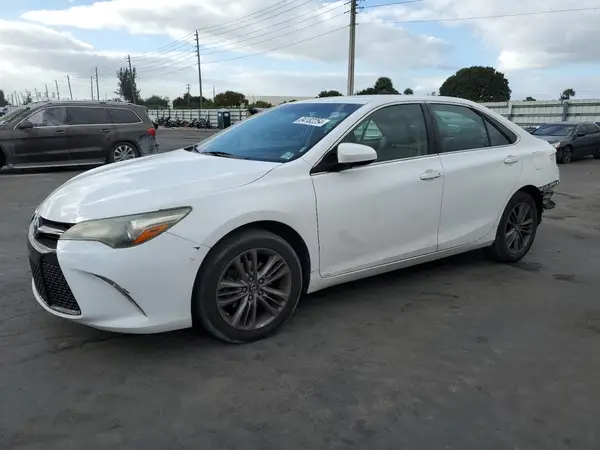4T1BF1FK2HU647490 2017 TOYOTA CAMRY - Image 1