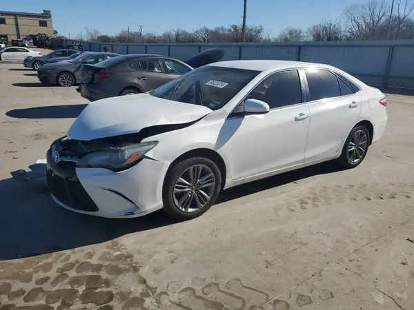 4T1BF1FK2HU648641 2017 TOYOTA CAMRY - Image 1
