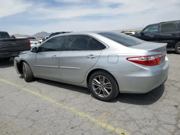 4T1BF1FK2HU651989 2017 TOYOTA CAMRY - Image 2