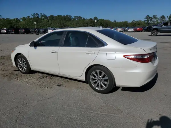 4T1BF1FK2HU654441 2017 TOYOTA CAMRY - Image 2