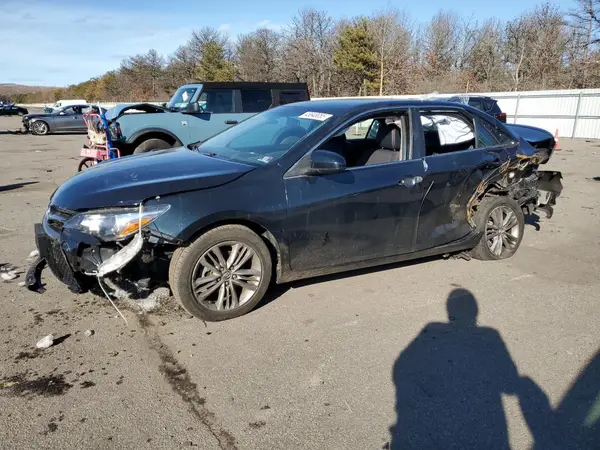 4T1BF1FK2HU654858 2017 TOYOTA CAMRY - Image 1