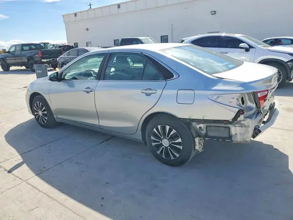 4T1BF1FK2HU658540 2017 TOYOTA CAMRY - Image 2