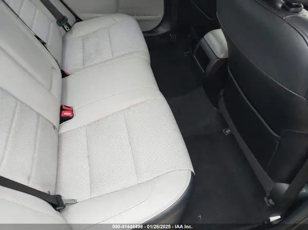 4T1BF1FK2HU658702 2017 TOYOTA CAMRY - Image 8