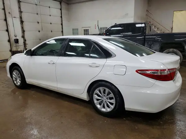 4T1BF1FK2HU658876 2017 TOYOTA CAMRY - Image 2