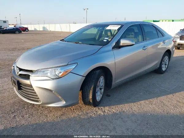4T1BF1FK2HU663186 2017 TOYOTA CAMRY - Image 2