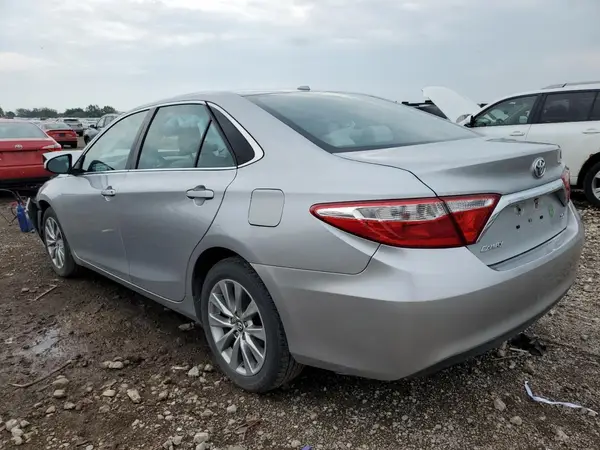 4T1BF1FK2HU663706 2017 TOYOTA CAMRY - Image 2