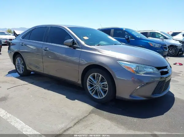 4T1BF1FK2HU663883 2017 TOYOTA CAMRY - Image 1