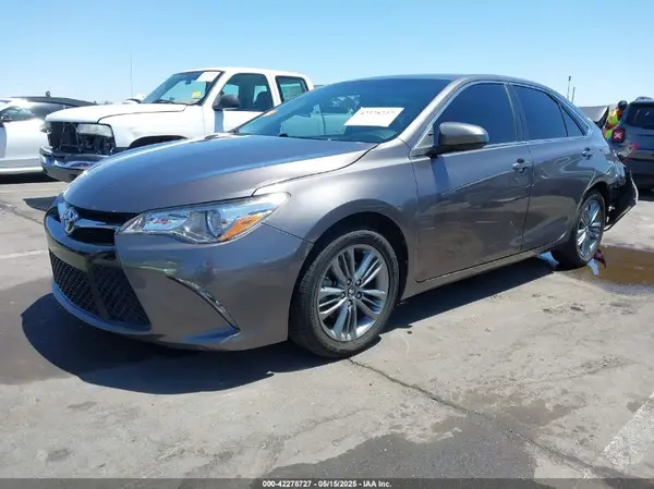 4T1BF1FK2HU663883 2017 TOYOTA CAMRY - Image 2