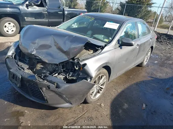 4T1BF1FK2HU665102 2017 TOYOTA CAMRY - Image 2