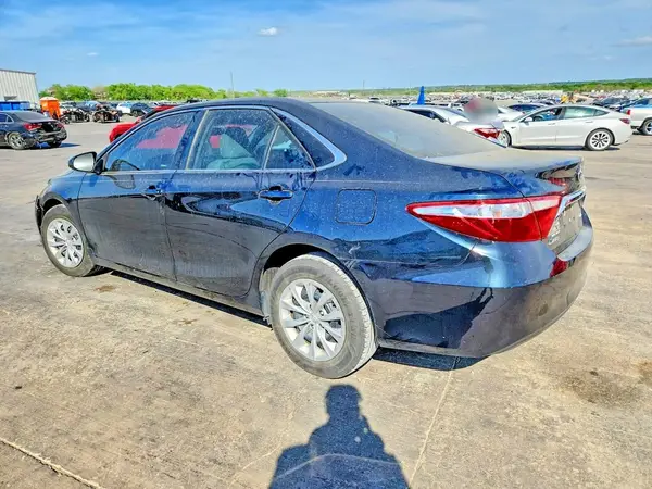 4T1BF1FK2HU665374 2017 TOYOTA CAMRY - Image 2