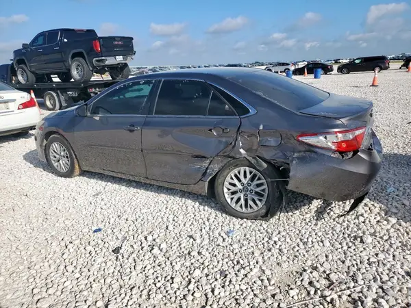 4T1BF1FK2HU667335 2017 TOYOTA CAMRY - Image 2