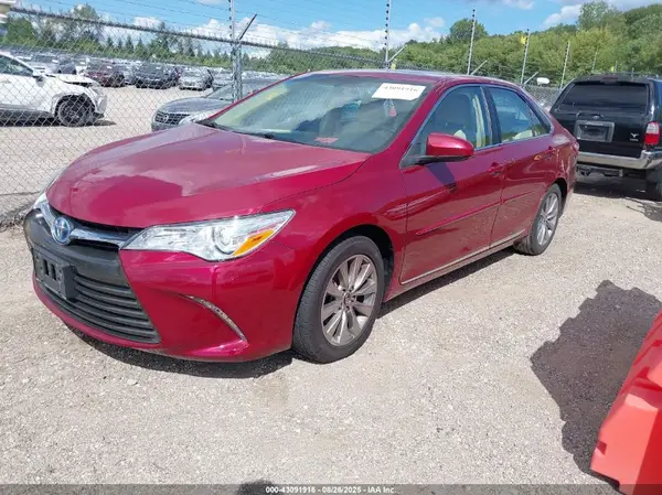 4T1BF1FK2HU667576 2017 TOYOTA CAMRY - Image 2