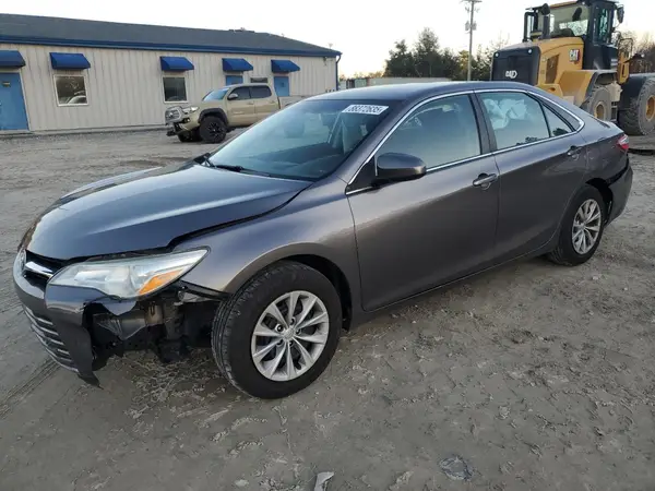 4T1BF1FK2HU668940 2017 TOYOTA CAMRY - Image 1