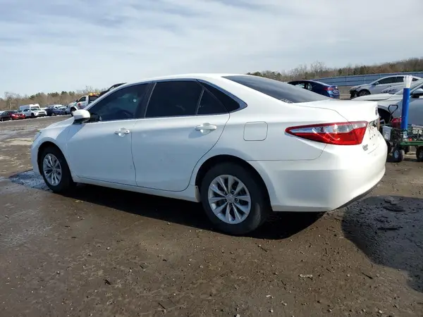 4T1BF1FK2HU669909 2017 TOYOTA CAMRY - Image 2