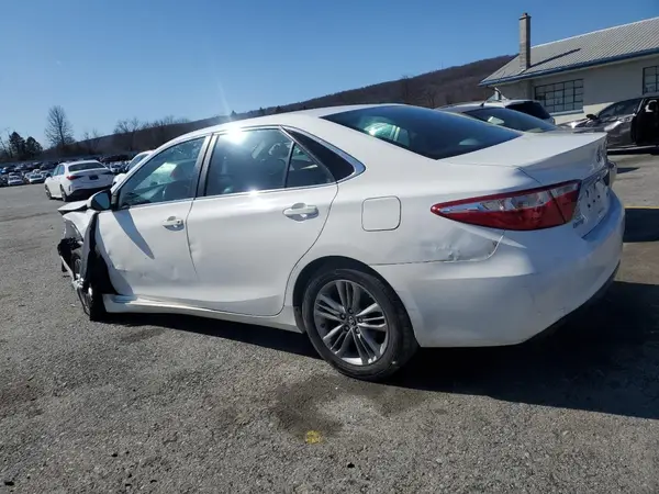 4T1BF1FK2HU671272 2017 TOYOTA CAMRY - Image 2