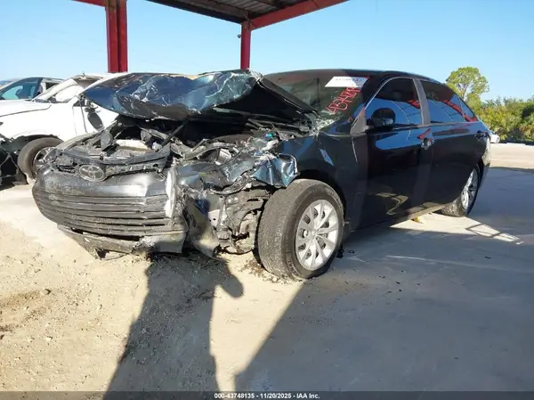 4T1BF1FK2HU671448 2017 TOYOTA CAMRY - Image 2