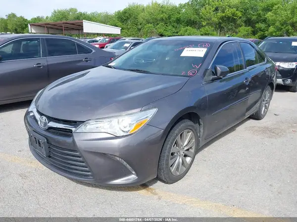 4T1BF1FK2HU671983 2017 TOYOTA CAMRY - Image 2