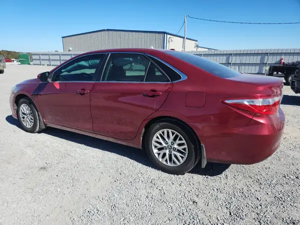 4T1BF1FK2HU673068 2017 TOYOTA CAMRY - Image 2