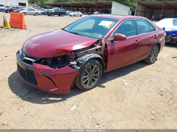 4T1BF1FK2HU673586 2017 TOYOTA CAMRY - Image 2