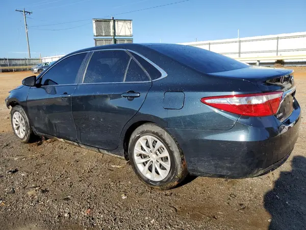 4T1BF1FK2HU673877 2017 TOYOTA CAMRY - Image 2