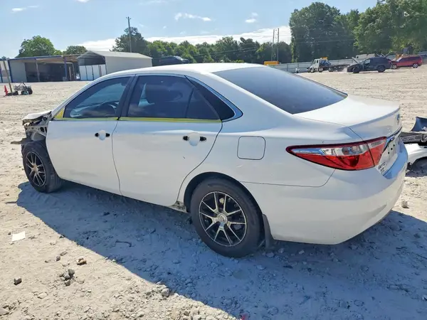 4T1BF1FK2HU674723 2017 TOYOTA CAMRY - Image 2