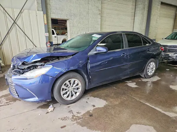 4T1BF1FK2HU679100 2017 TOYOTA CAMRY - Image 1