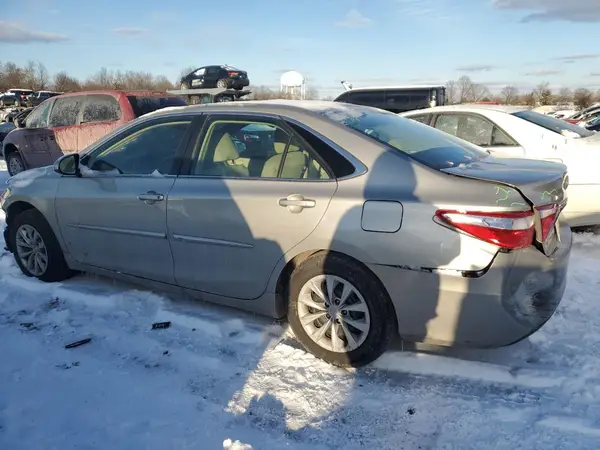 4T1BF1FK2HU679470 2017 TOYOTA CAMRY - Image 2