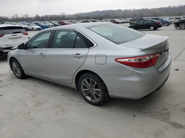 4T1BF1FK2HU679565 2017 TOYOTA CAMRY - Image 2