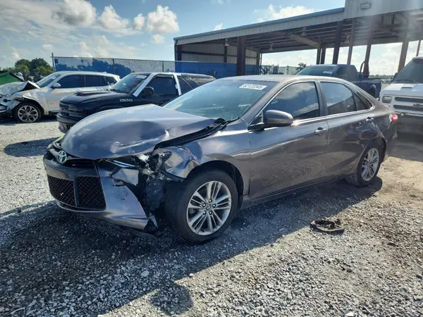 4T1BF1FK2HU682093 2017 TOYOTA CAMRY - Image 1