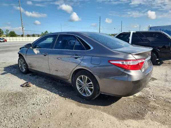 4T1BF1FK2HU682093 2017 TOYOTA CAMRY - Image 2