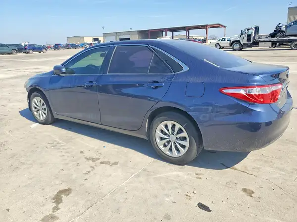 4T1BF1FK2HU682191 2017 TOYOTA CAMRY - Image 2