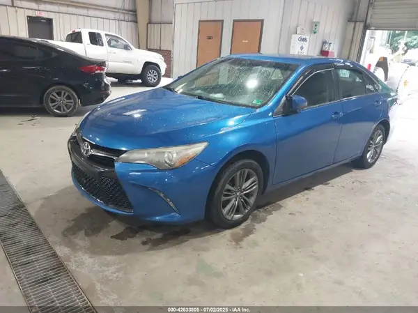 4T1BF1FK2HU682417 2017 TOYOTA CAMRY - Image 2