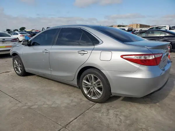 4T1BF1FK2HU685737 2017 TOYOTA CAMRY - Image 2