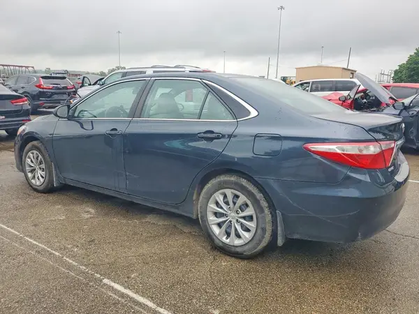 4T1BF1FK2HU686502 2017 TOYOTA CAMRY - Image 2