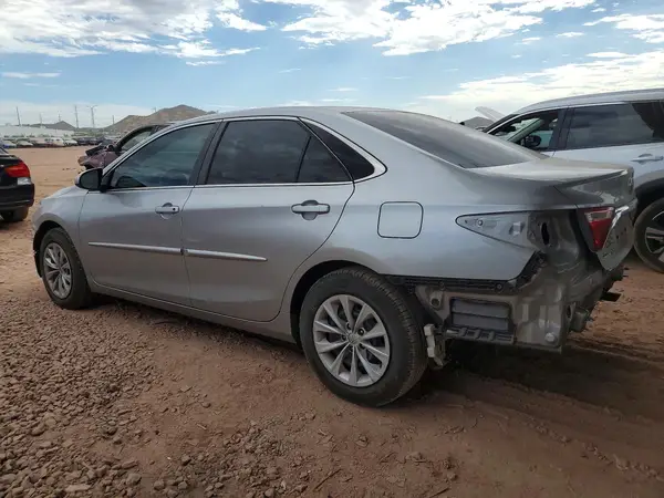 4T1BF1FK2HU688072 2017 TOYOTA CAMRY - Image 2
