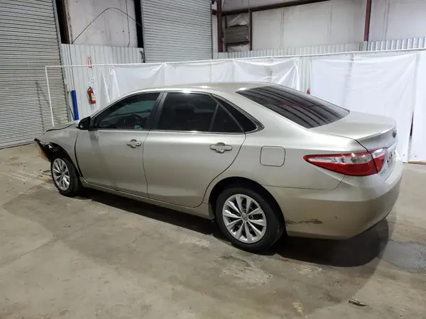 4T1BF1FK2HU690565 2017 TOYOTA CAMRY - Image 2