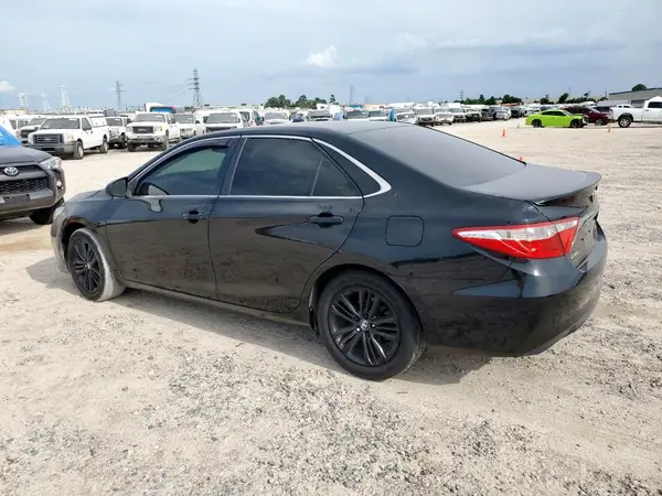 4T1BF1FK2HU691568 2017 TOYOTA CAMRY - Image 2