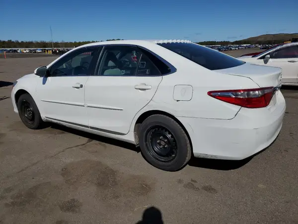 4T1BF1FK2HU692834 2017 TOYOTA CAMRY - Image 2