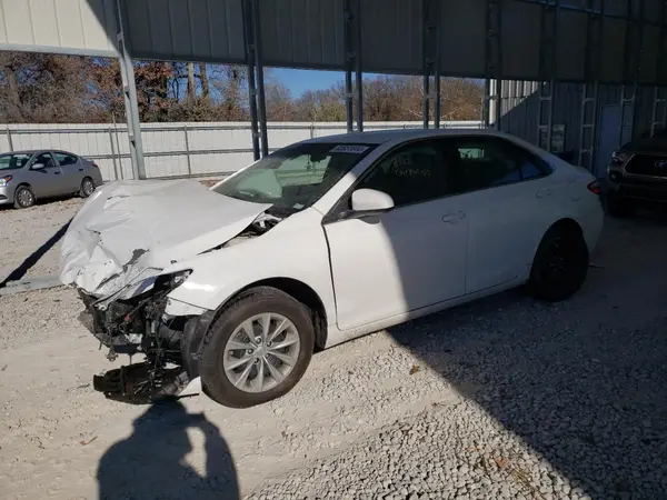 4T1BF1FK2HU693255 2017 TOYOTA CAMRY - Image 1