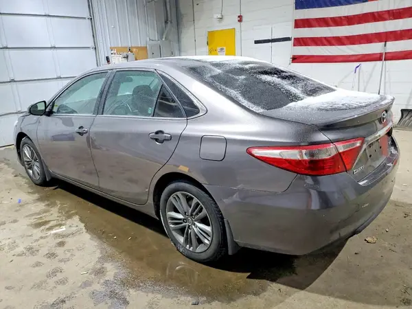 4T1BF1FK2HU693966 2017 TOYOTA CAMRY - Image 2