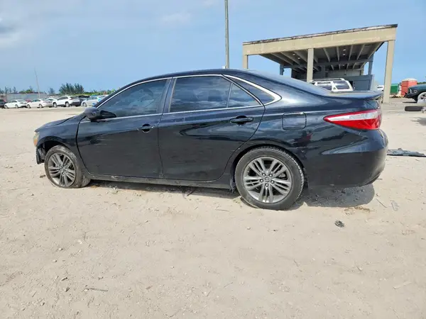 4T1BF1FK2HU695054 2017 TOYOTA CAMRY - Image 2