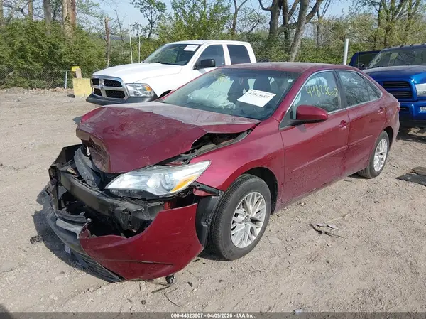 4T1BF1FK2HU699511 2017 TOYOTA CAMRY - Image 2