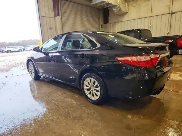 4T1BF1FK2HU702567 2017 TOYOTA CAMRY - Image 2