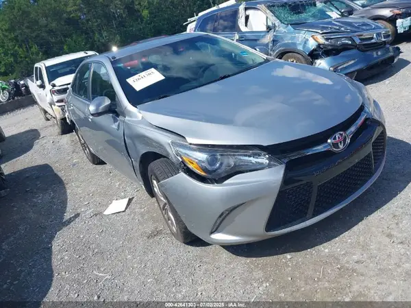 4T1BF1FK2HU703881 2017 TOYOTA CAMRY - Image 1