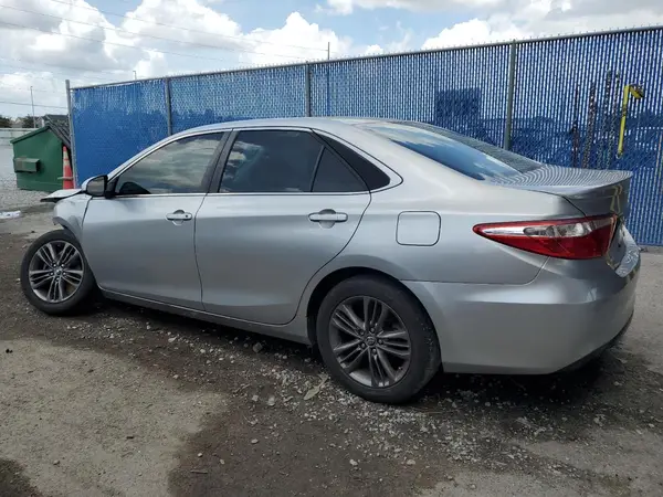 4T1BF1FK2HU708563 2017 TOYOTA CAMRY - Image 2