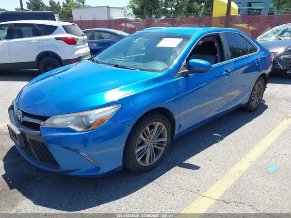 4T1BF1FK2HU709759 2017 TOYOTA CAMRY - Image 2